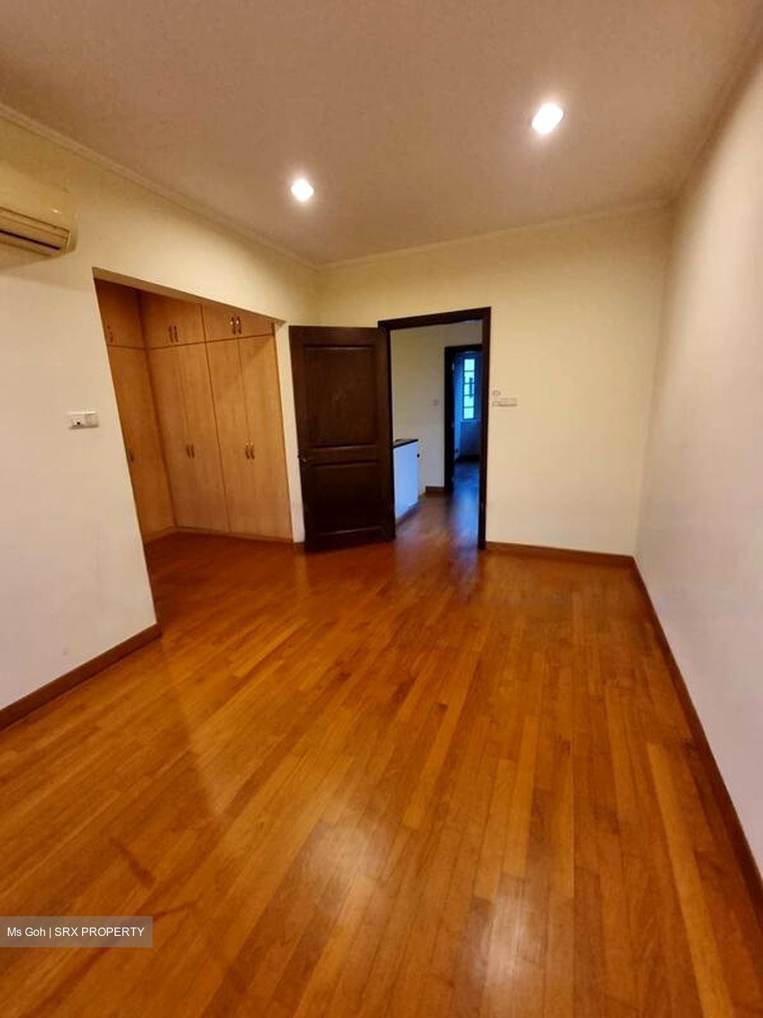 Mera Terrace (D16), Terrace #528274091